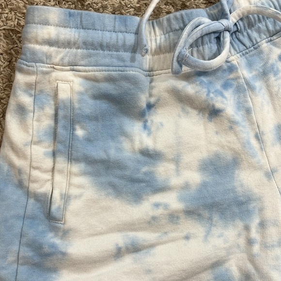 AR-33 Pull On Elastic Waist Blue & White Tie Dye Sweat Shorts - Size Small - Picture 2 of 4